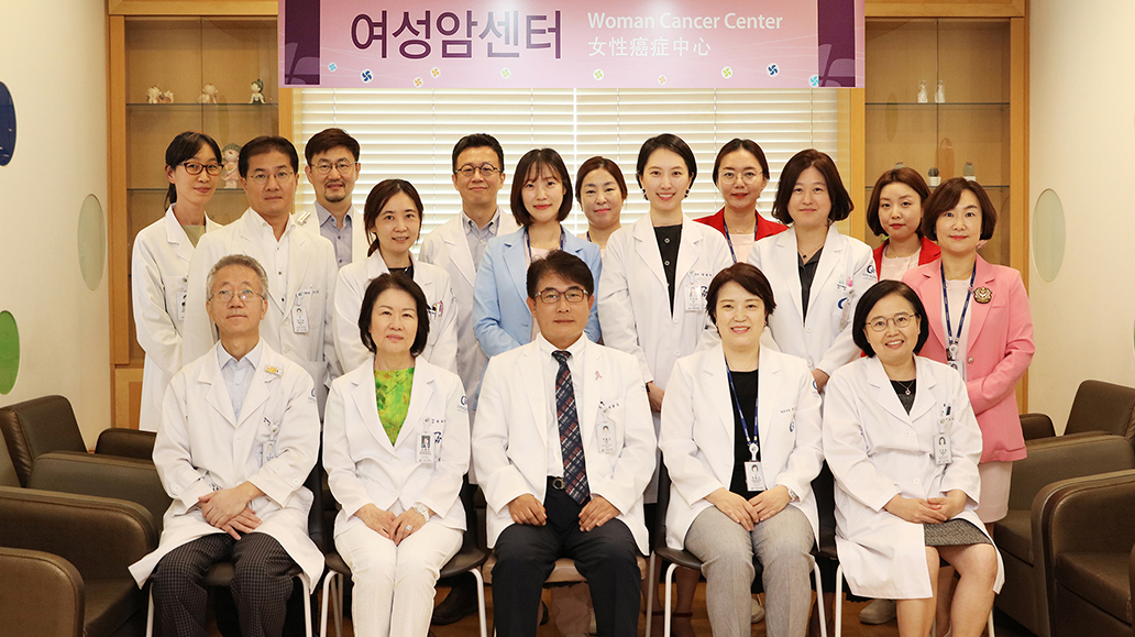 유방암센터 단체 사진